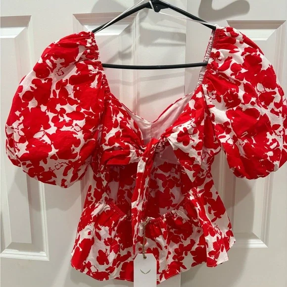 NWT Red and White Floral Puff Sleeve Top with Cutout Back Size Small - Picture 8 of 8